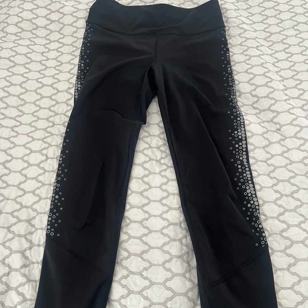 Gap Fit Black Leggings with Silver Accents size small regular